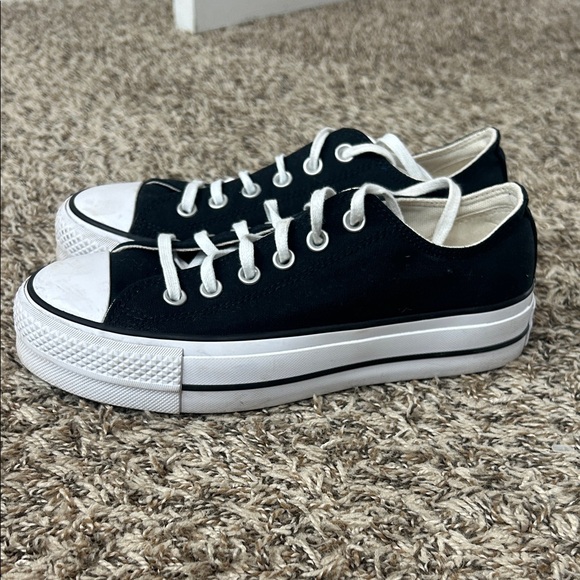 Converse Chuck Taylor All Star Lift Platform Low Top Shoes Black White Sz 7.5 - Picture 1 of 8